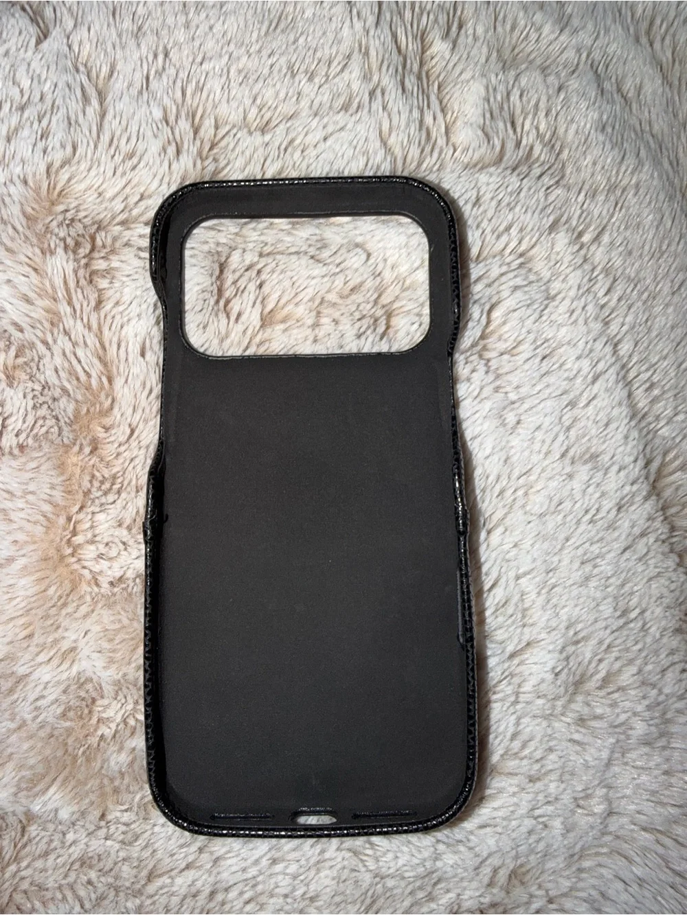 17 pro max Black Quilted Leather Phone Case